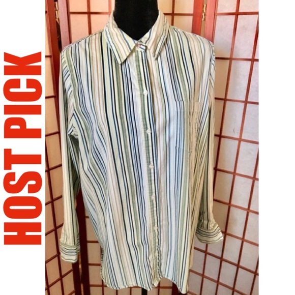 HP🔥MATERNITY Button Down Top 🔥Size XXL🔥Used - Picture 3 of 10